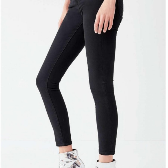 BDG Mid Rise Twig Ankle Skinny Jeans NWOT - Picture 3 of 7